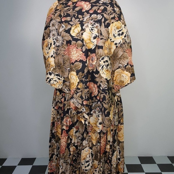 Vintage 2 Piece Brown with Black Floral Skirt & Square Shawl Set - Picture 6 of 7